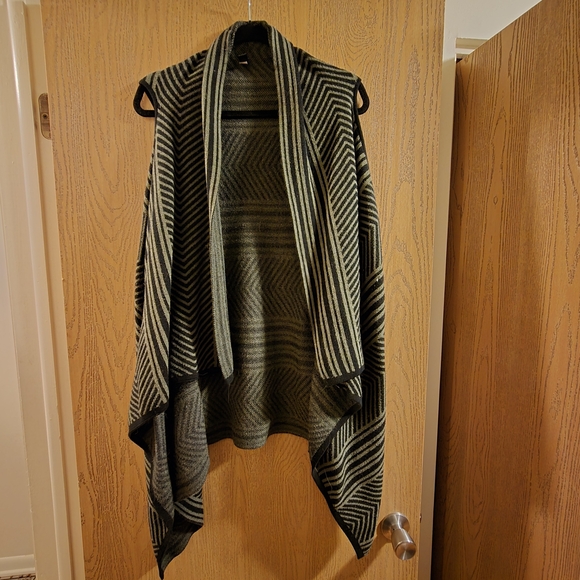 Black and Green Striped Sweater Vest - Picture 2 of 6